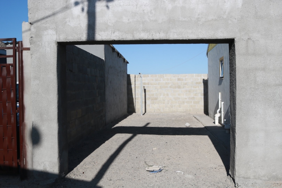 2 Bedroom Property for Sale in Roosendal Western Cape